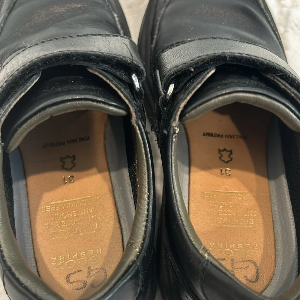 Geox Kids Italian leather black strap closure shoes Jr Riddock Little Kid 31